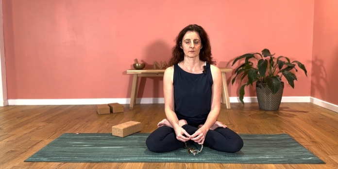 meditation et positions pour soulager vos règles 